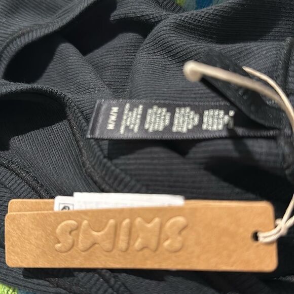 Skims NWT scoop ribbed Tank Top in onyx size medium - Picture 4 of 4